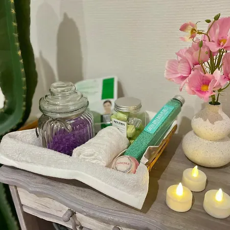 Apartment Chic And Relaxing Retreat With Bath Ritual & Candles - Pets Welcome *