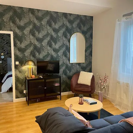 Chic And Relaxing Retreat With Bath Ritual & Candles - Pets Welcome Apartment