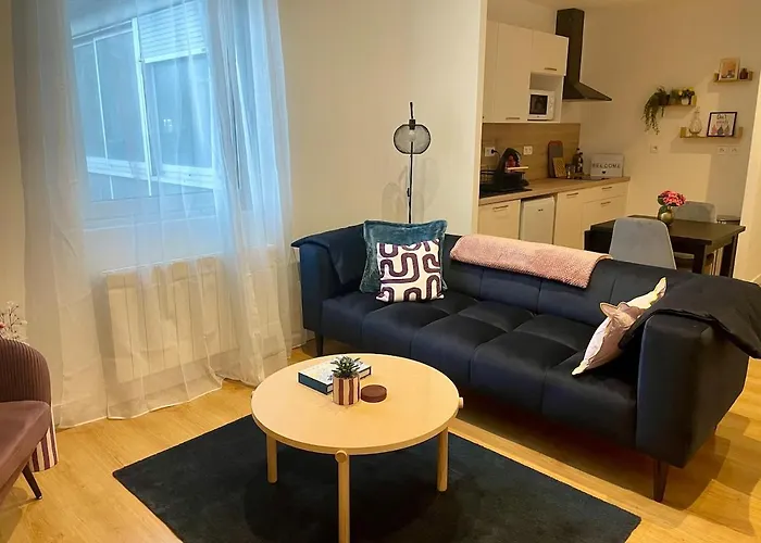 Newly Renovated Aparment - - Pets Welcome