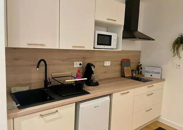 Apartment Newly Renovated Aparment - - Pets Welcome