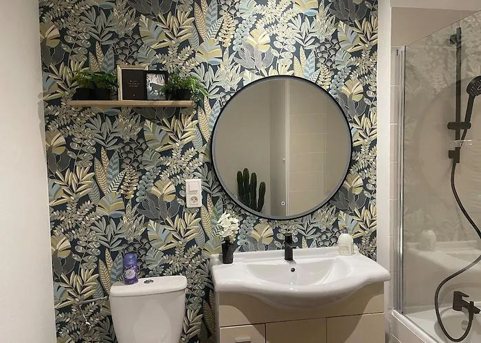 Newly Renovated Aparment - - Pets Welcome *